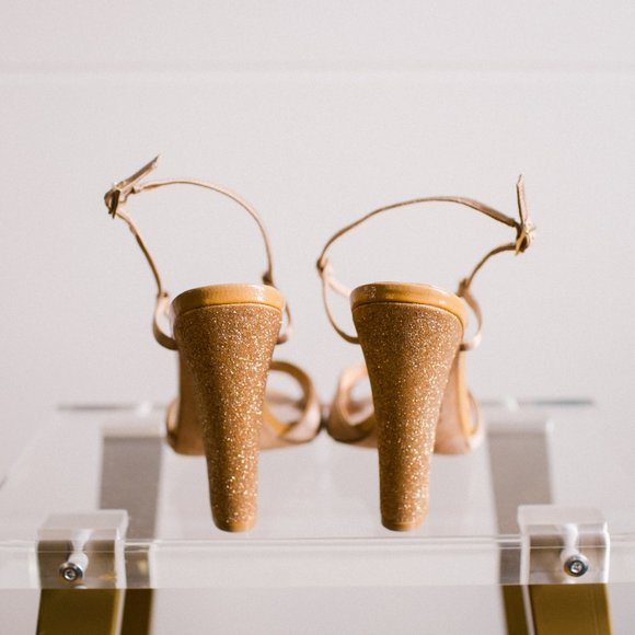 Badgley Mischka Copper Glitter Satin Block Heels 7 - Picture 4 of 7